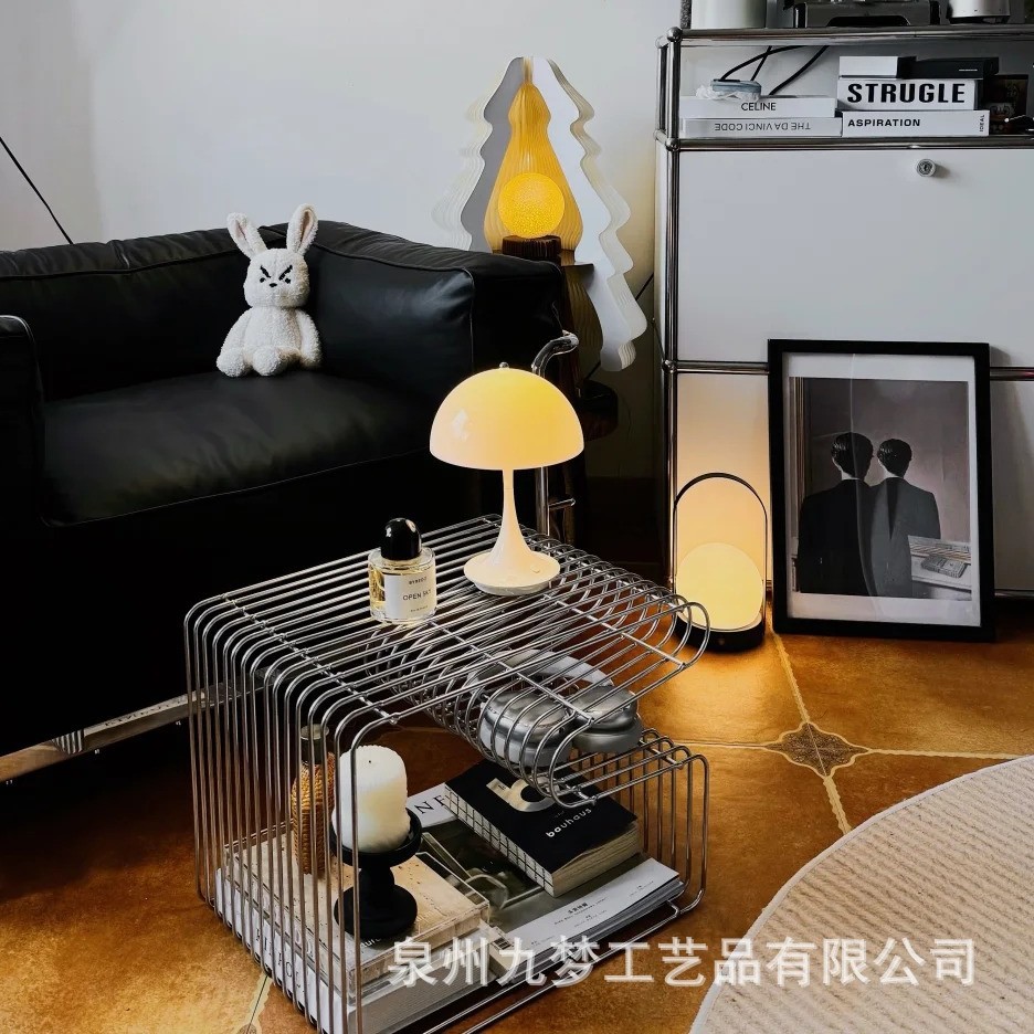 Lighting And Decor Magazine - 外国貿易簡易書籍・新聞ラック、クリエイティブなフロアマガジンラック、メタル製の軽量高級サンプルルーム装飾フロアラック