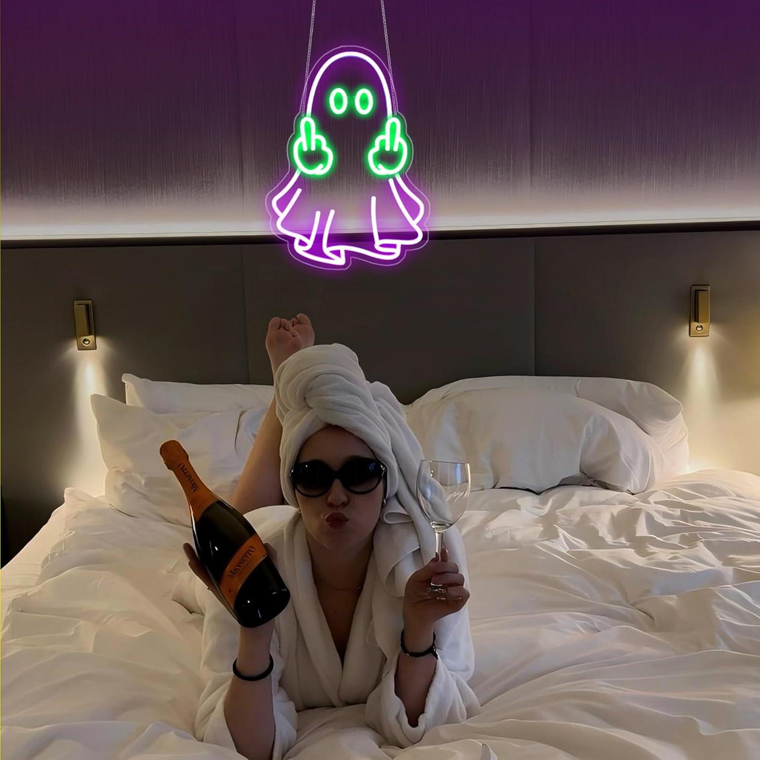 ゴーストネオンサイン USB電源 LED調光可能ネオンライト - Lighting Decor In Room のレビューと価格