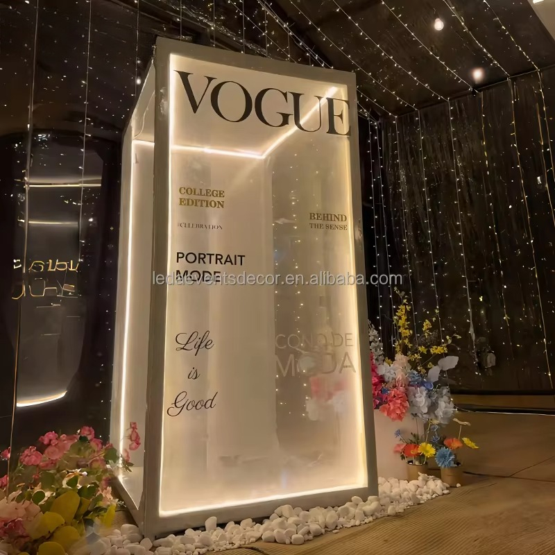 モダンなイベントパーティー写真スタジオ、結婚式の舞台装飾、鉄 - Lighting And Decor Magazine のレビューと価格