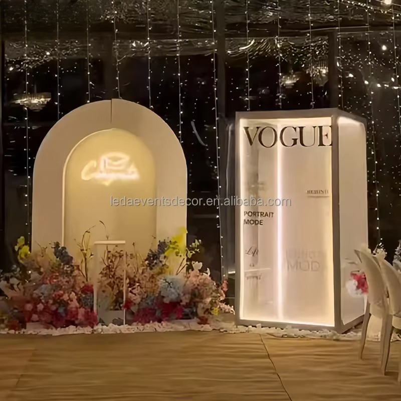 モダンなイベントパーティー写真スタジオ、結婚式の舞台装飾、鉄 - Lighting And Decor Magazine のレビューと価格